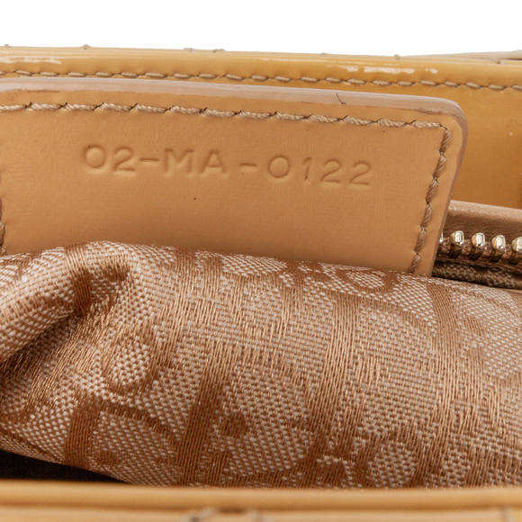 Pre-Loved Dior Medium Patent Cannage Lady Dior - Picture 5 of 10